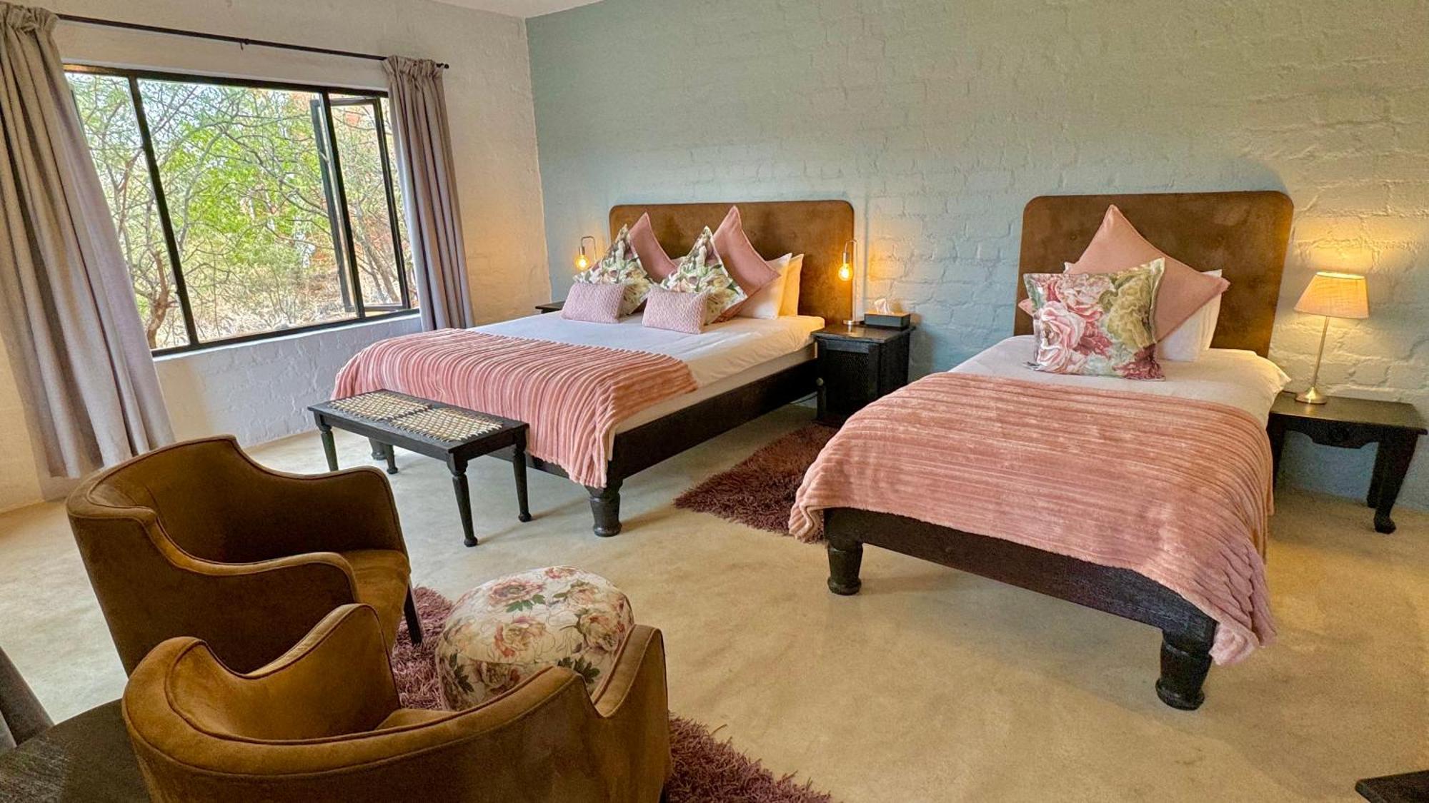 River Crossing Lodge Windhoek Eksteriør bilde
